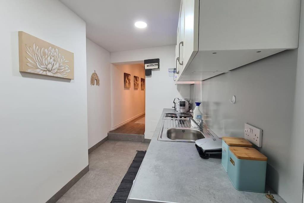 Luxury 1 Bedroom Flat In The Heart Of Wood Green London Exterior photo