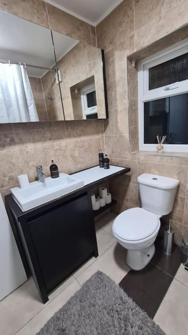 Luxury 1 Bedroom Flat In The Heart Of Wood Green London Exterior photo