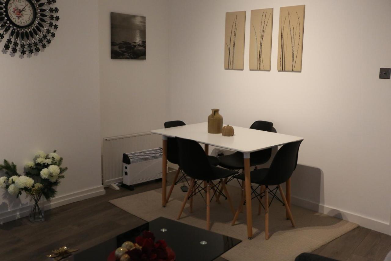 Luxury 1 Bedroom Flat In The Heart Of Wood Green London Exterior photo